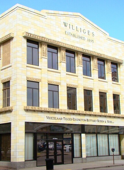 617 Pierce St, Sioux City, IA for sale - Building Photo - Image 1 of 1