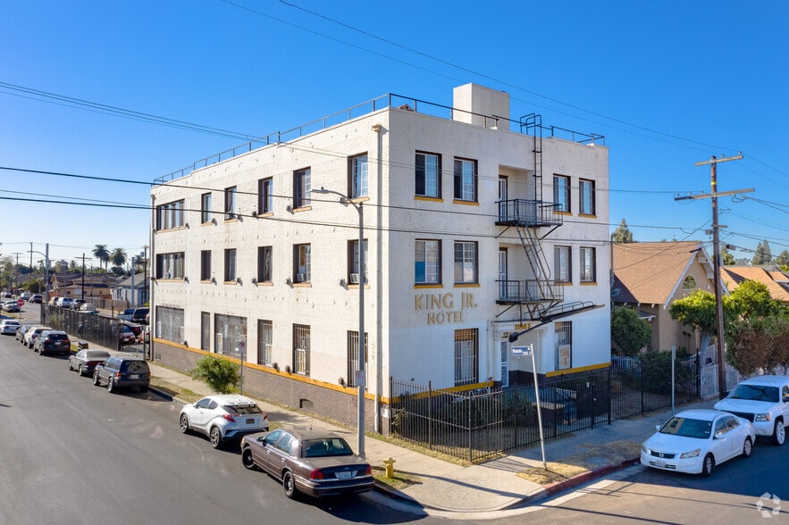 1194 E 35th St, Los Angeles, CA for sale - Primary Photo - Image 1 of 12