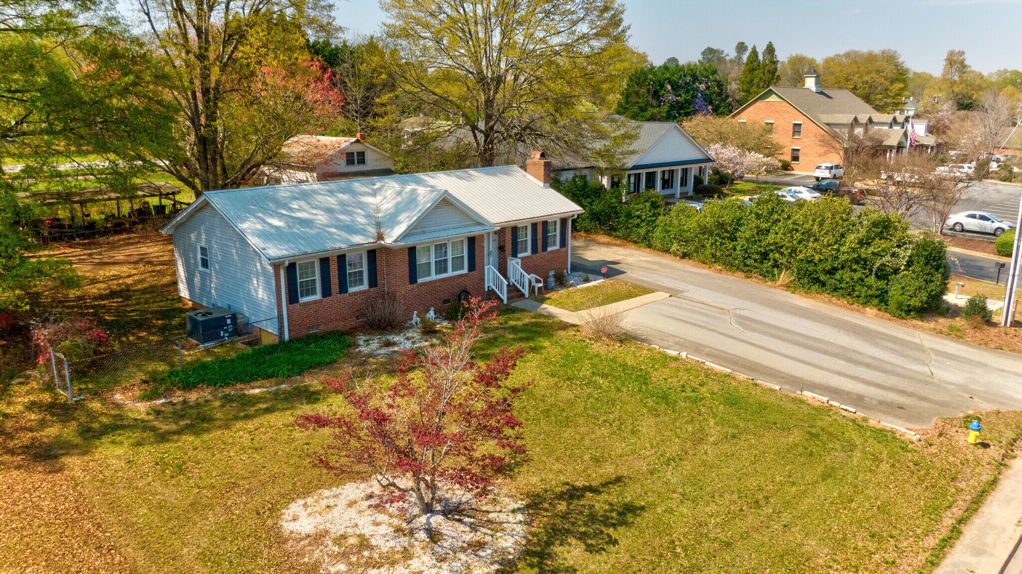 410 SE Main St, Simpsonville, SC à vendre Photo principale- Image 1 de 8