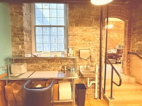 55 Main St, Newmarket, NH à louer Photo intérieure- Image 2 de 9