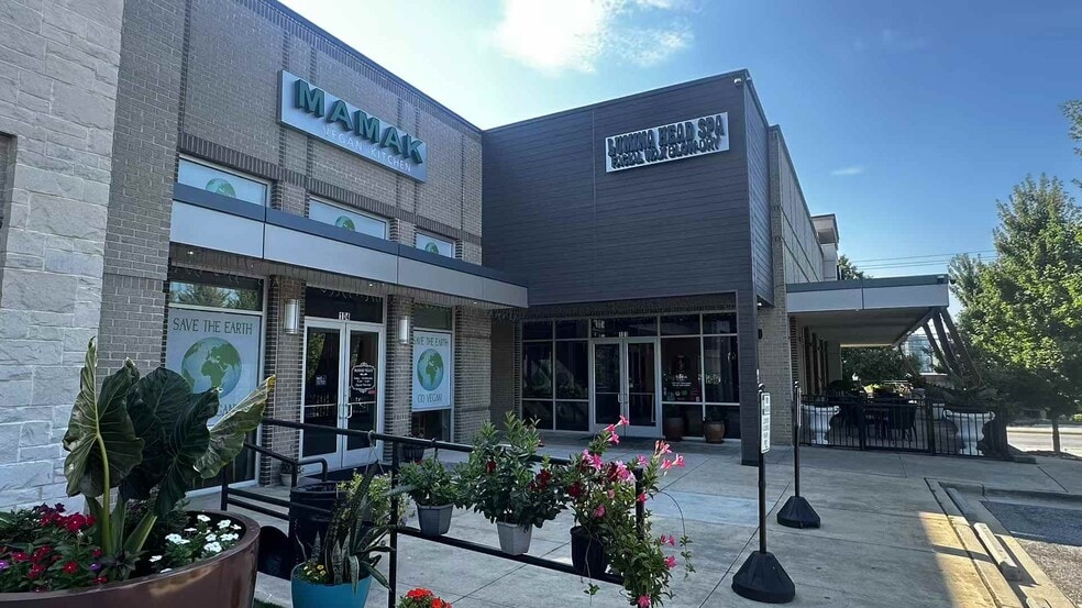 2390 Chamblee Tucker Rd, Chamblee, GA à louer - Photo du bâtiment - Image 3 de 9