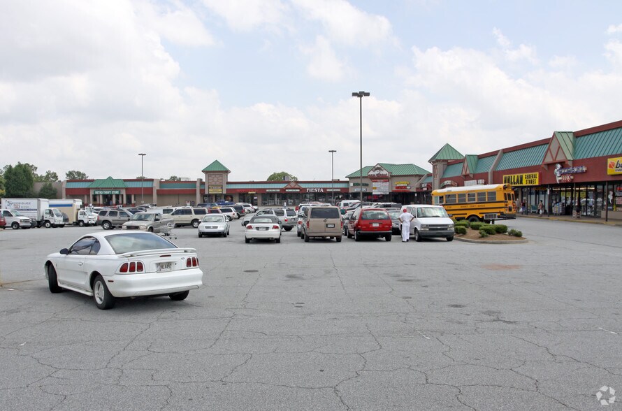 134 S Clayton St, Lawrenceville, GA for lease - Primary Photo - Image 2 of 6