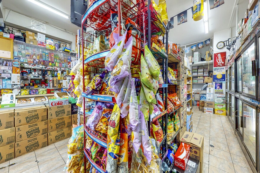 1701 Gates Ave, Ridgewood, NY for sale - Building Photo - Image 3 of 48