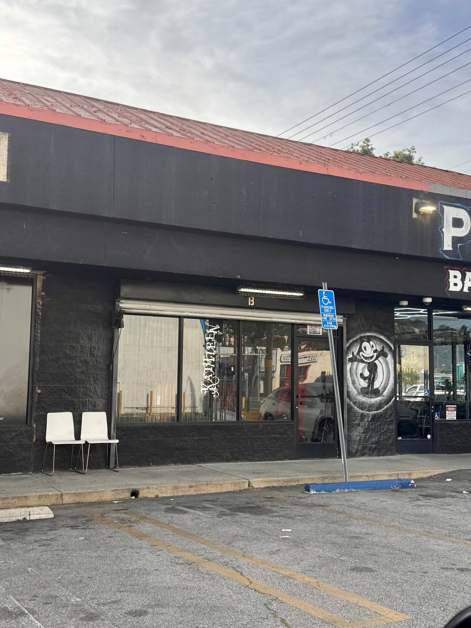 2626 N Figueroa St, Los Angeles, CA à louer Photo du bâtiment- Image 1 de 4