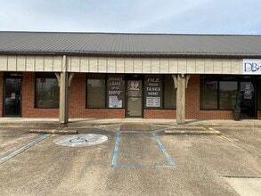 1040-1056 Cliff Gookin Blvd, Tupelo, MS for lease Building Photo- Image 2 of 2