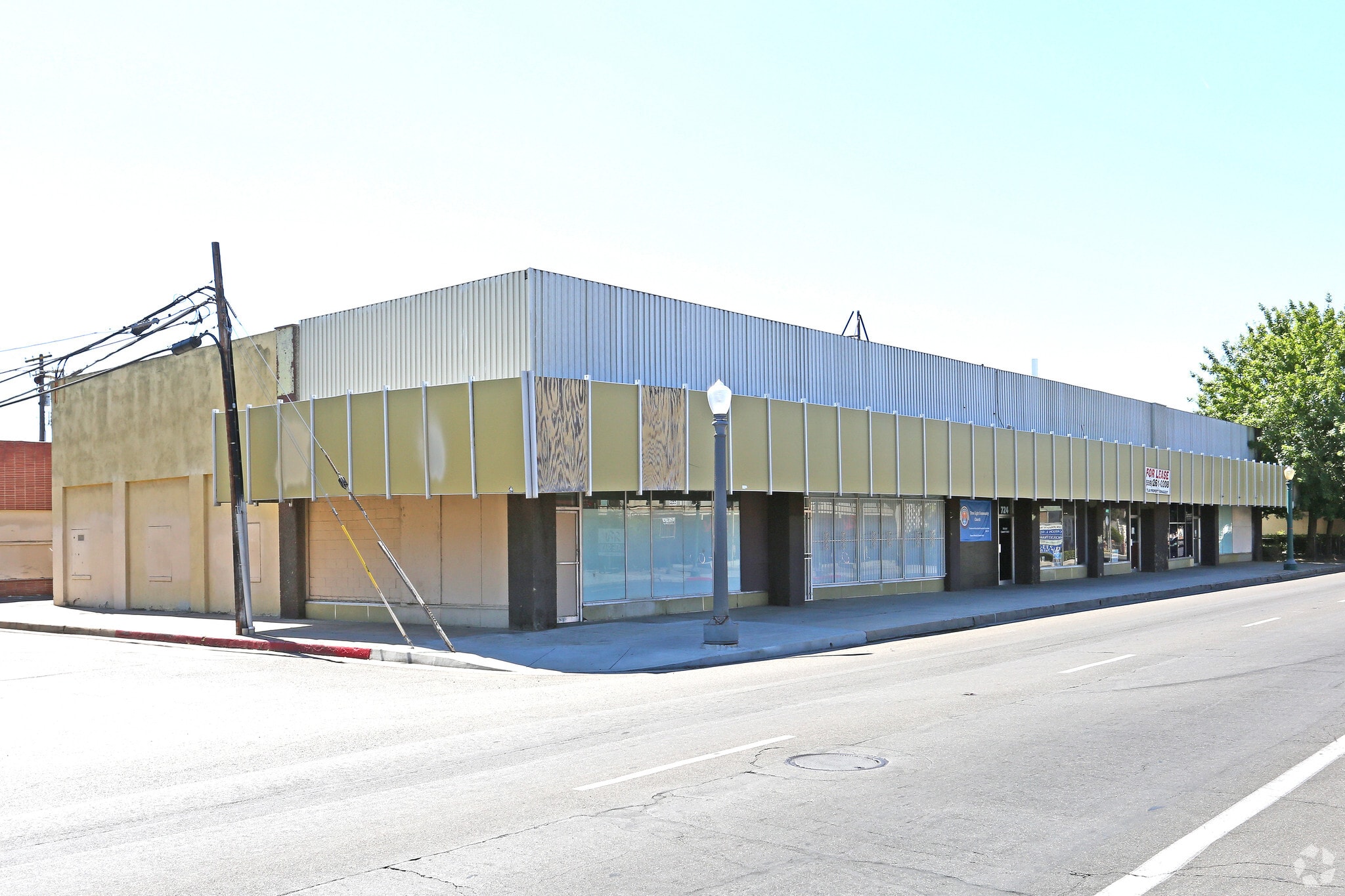 710 N Fulton St, Fresno, CA for lease Primary Photo- Image 1 of 2