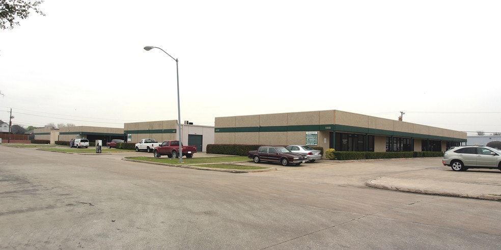 1411 Lemay Dr, Carrollton, TX à louer - Photo du bâtiment - Image 2 de 9