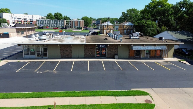 More details for 1328-1336 SW 17th St, Topeka, KS - Retail for Auction