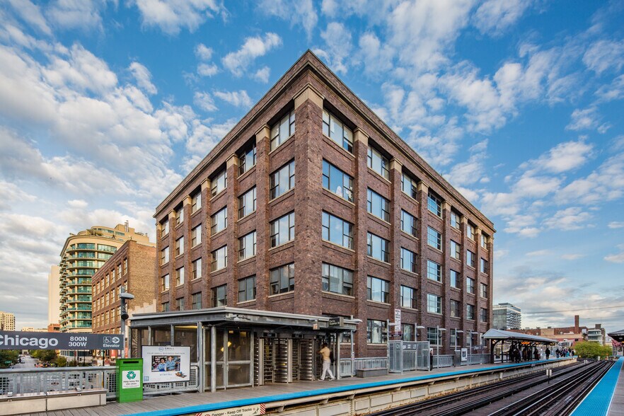730 N Franklin St, Chicago, IL à louer - Photo du bâtiment - Image 2 de 13