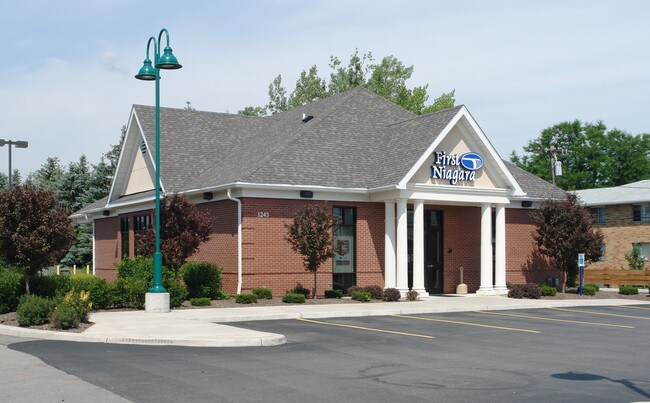 Plus de détails pour 1243 Bay Rd, Webster, NY - Commerce de détail à louer