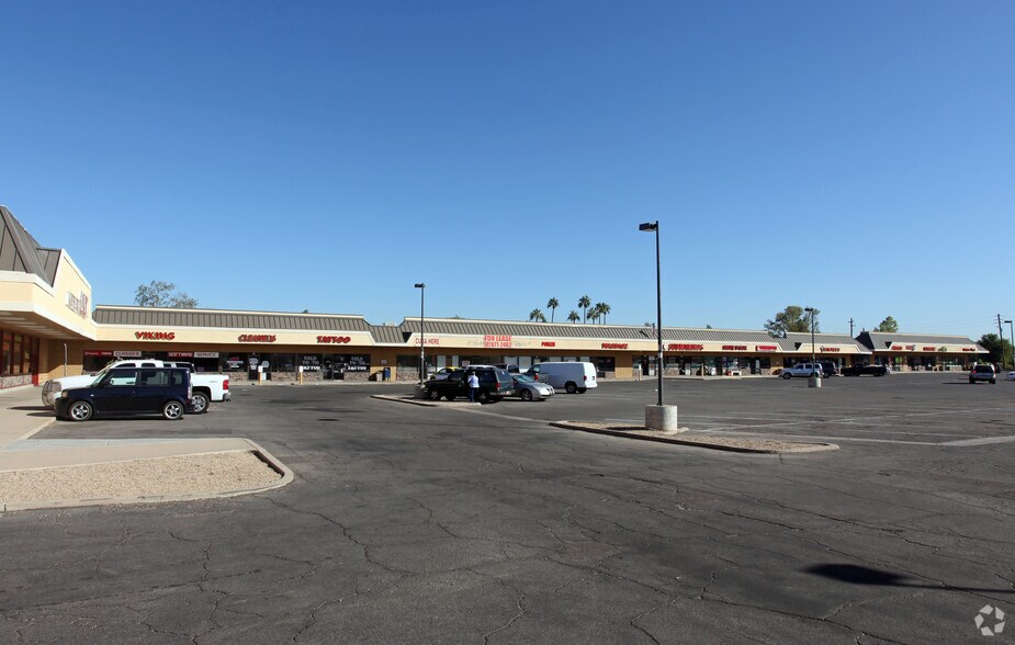 5102-5128 W Northern Ave, Glendale, AZ à louer - Photo du bâtiment - Image 2 de 11