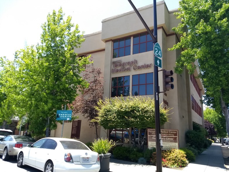 6699 Telegraph Ave, Berkeley, CA à vendre - Photo du bâtiment - Image 1 de 1