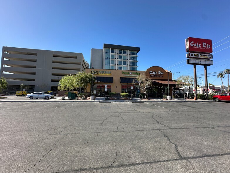 4680 S Maryland Pky, Las Vegas, NV à louer - Photo du bâtiment - Image 3 de 7