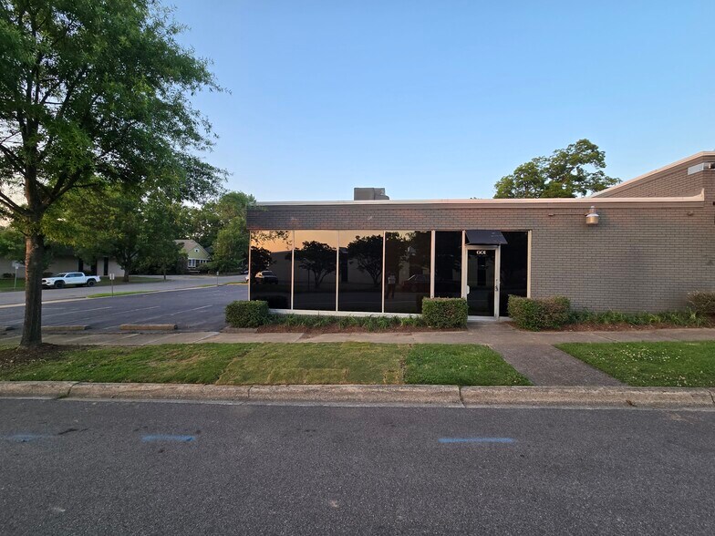 601 37th St S, Birmingham, AL à louer - Photo du bâtiment - Image 2 de 18