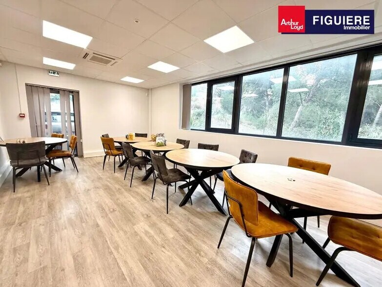 Office in Vitrolles for lease - Building Photo - Image 3 of 17