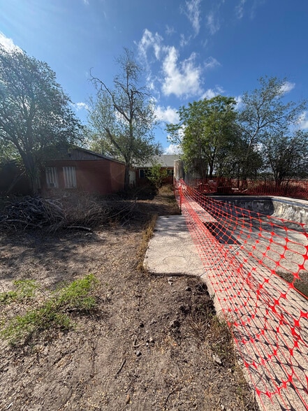 369 Edith Dr, Alice, TX à vendre - Photo du bâtiment - Image 3 de 7