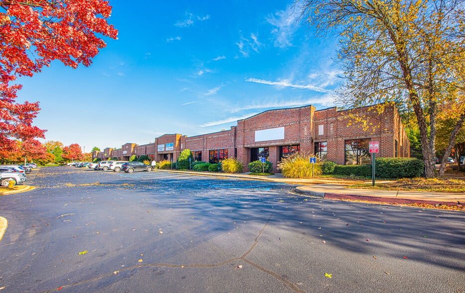 430 Roper Mountain Rd, Greenville, SC for lease - Building Photo - Image 1 of 9