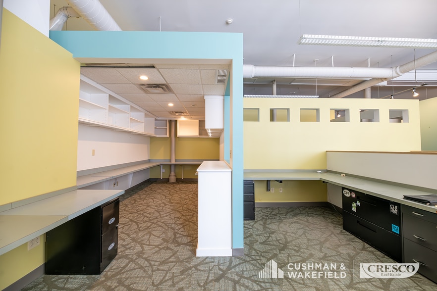 2510 Market Ave, Cleveland, OH for lease - Building Photo - Image 3 of 12