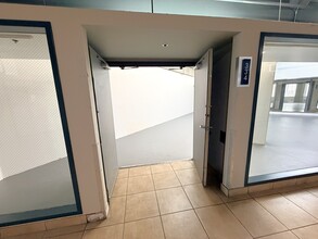 305 E 9th St, Los Angeles, CA for lease Interior Photo- Image 2 of 10