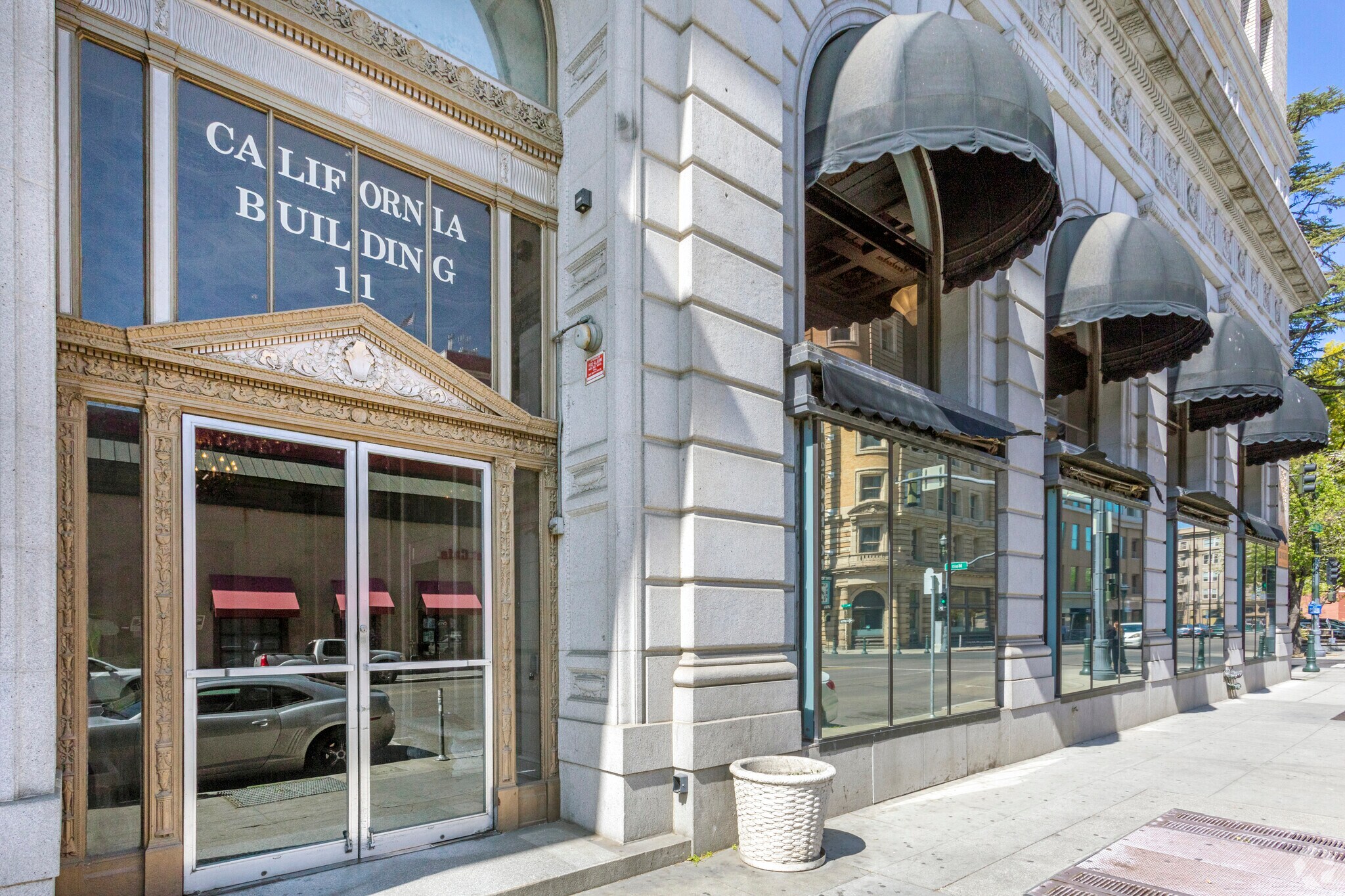 11 S San Joaquin St, Stockton, CA à louer Photo du bâtiment- Image 1 de 17