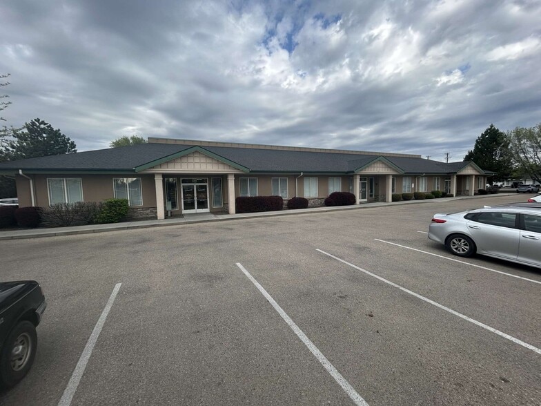 609-621 N Midland Blvd, Nampa, ID for sale - Building Photo - Image 3 of 5