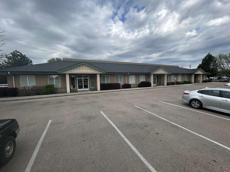 609-621 N Midland Blvd, Nampa, ID à vendre - Photo du bâtiment - Image 3 de 5
