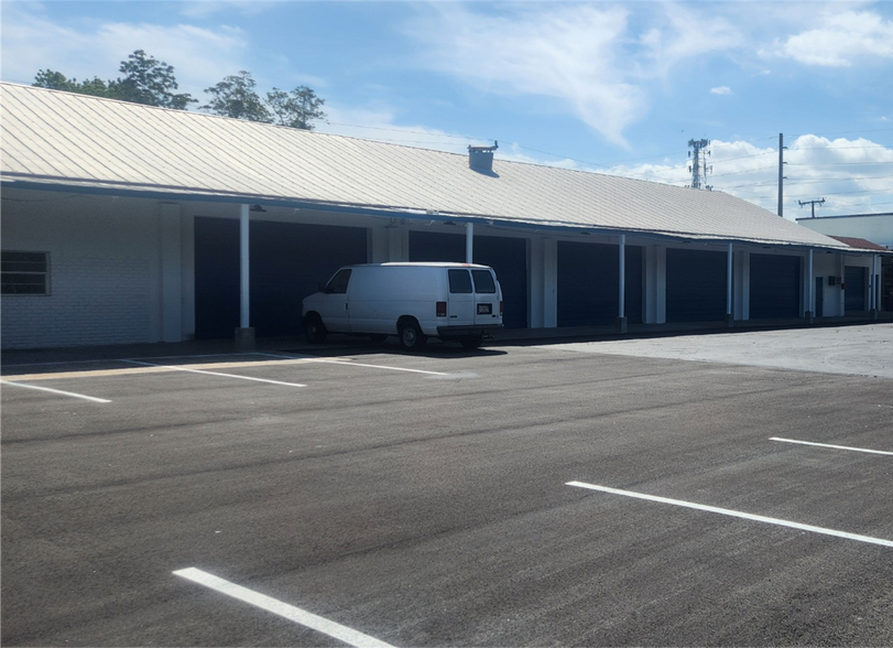 798 Clearlake Rd, Cocoa, FL à louer - Photo du bâtiment - Image 1 de 5