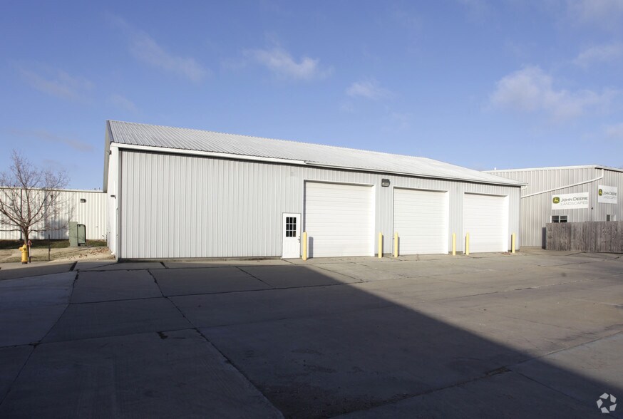 9289 Swanson Blvd, Clive, IA for sale - Primary Photo - Image 1 of 1