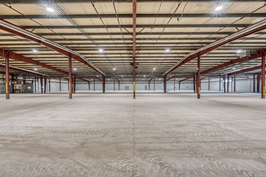 6050 Don Murie St, Niagara Falls, ON à louer - Photo du bâtiment - Image 2 de 35