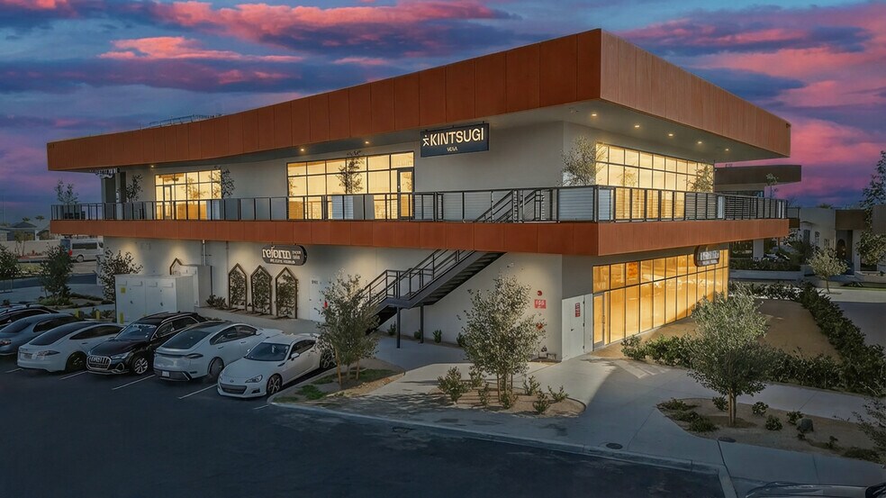8720 W Sunset Rd, Las Vegas, NV à vendre - Photo du bâtiment - Image 2 de 7