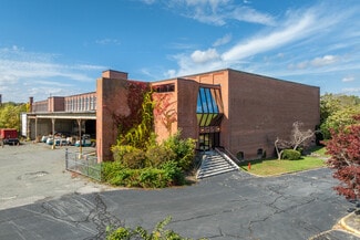 Plus de détails pour 620 Spring St, North Dighton, MA - Industriel à vendre