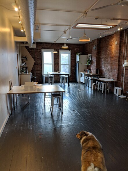 816-820 N Russell St, Portland, OR for lease - Building Photo - Image 3 of 4