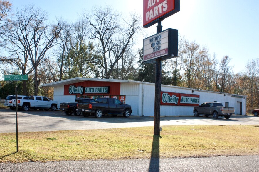 215 W Jackson St, Oakdale, LA for sale - Primary Photo - Image 1 of 1