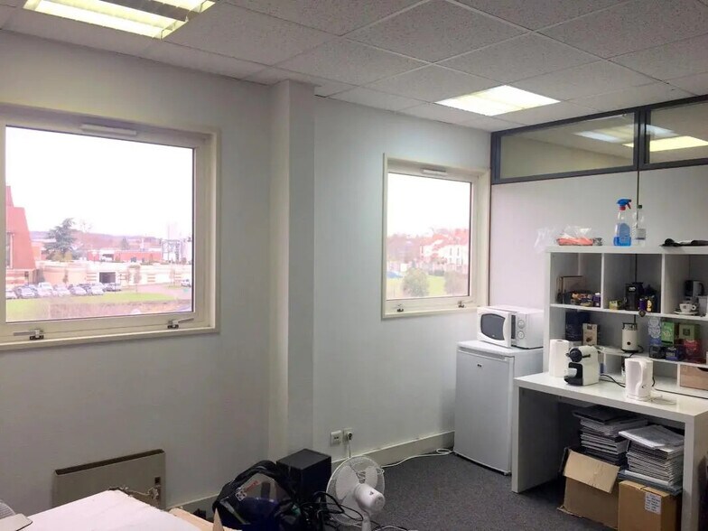 Office in Croissy-sur-Seine for lease - Interior Photo - Image 2 of 5