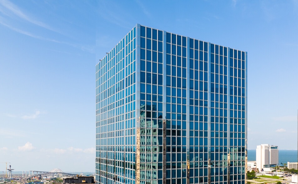 711 N Carancahua St, Corpus Christi, TX for lease - Building Photo - Image 1 of 9