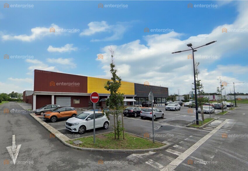 Retail in Hénin-Beaumont for lease - Building Photo - Image 2 of 4