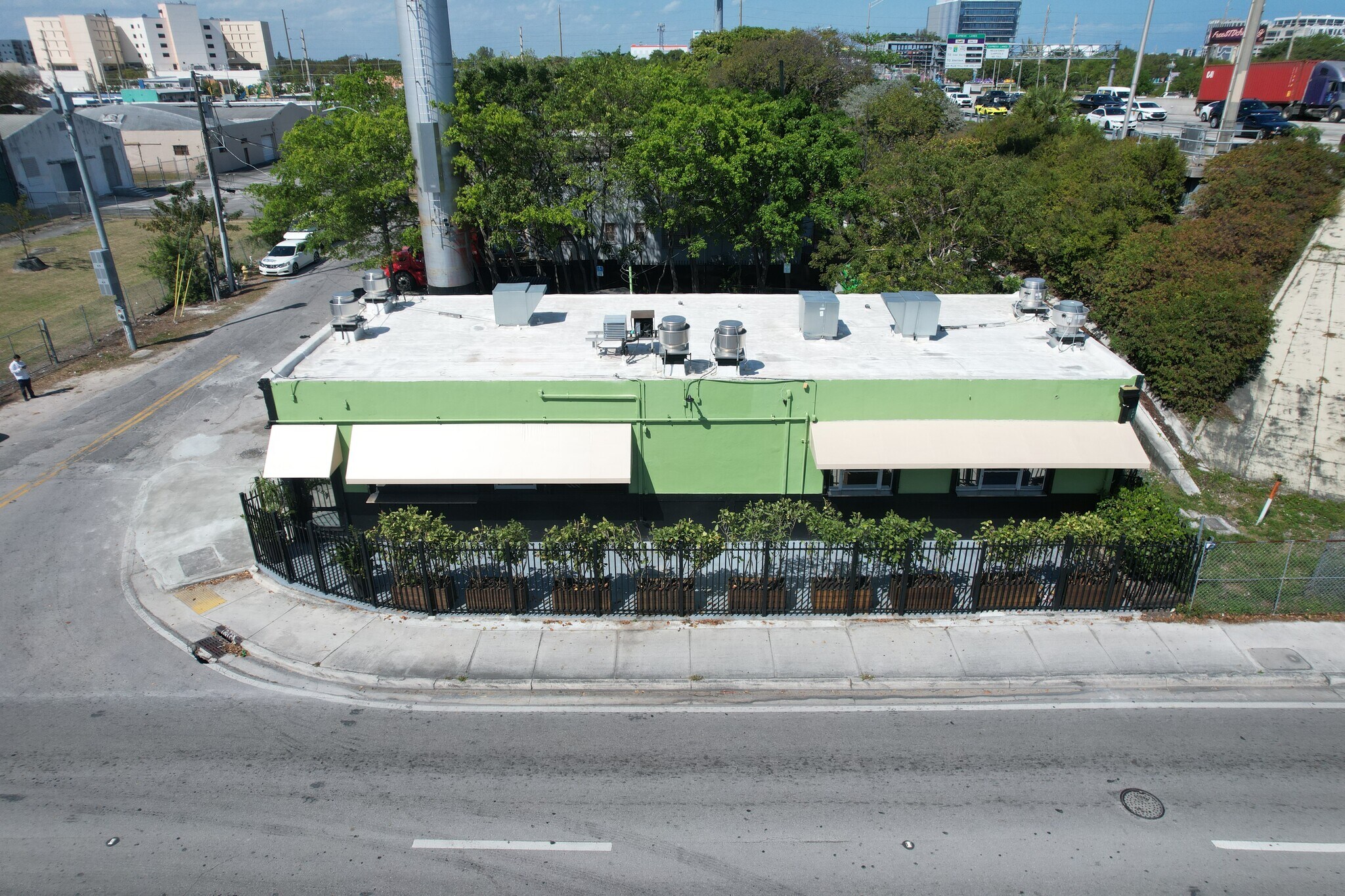 643 NW 20th St, Miami, FL à louer Photo du bâtiment- Image 1 de 15