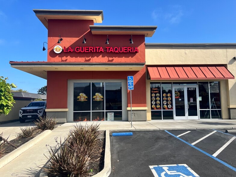 4261-4269 Hilltop Dr, Richmond, CA for lease - Building Photo - Image 2 of 17