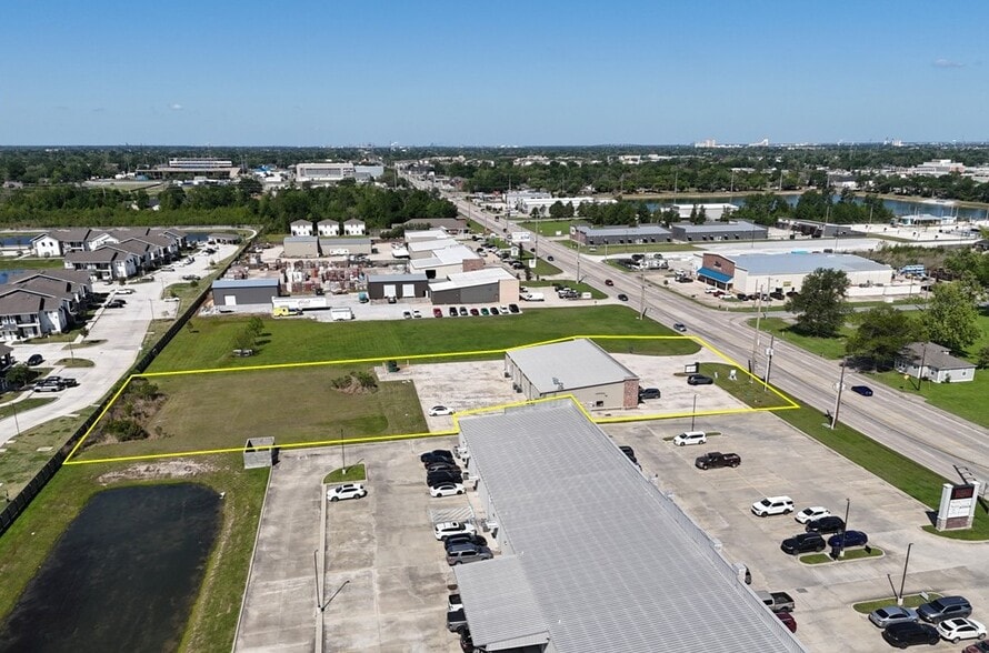 1520 E McNeese St, Lake Charles, LA for lease - Building Photo - Image 2 of 5