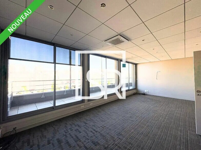 Office in Clermont-Ferrand for lease - Building Photo - Image 1 of 21