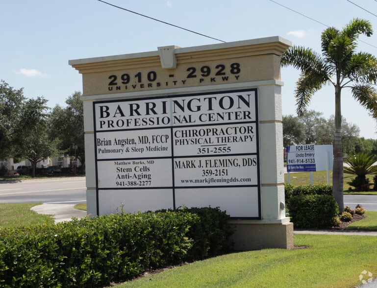 2920-2928 University Pky, Sarasota, FL à vendre - Photo du bâtiment - Image 2 de 3