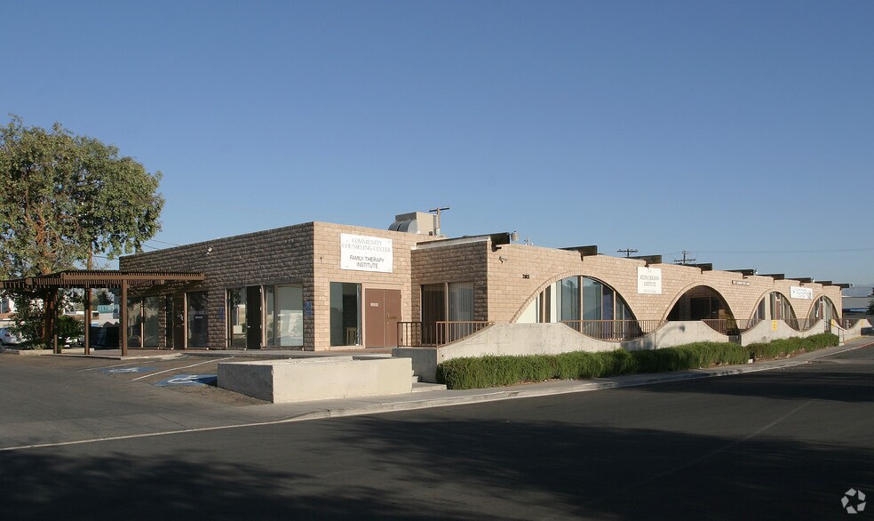 1120 Almond Tree Ln, Las Vegas, NV à louer - Photo du bâtiment - Image 2 de 14