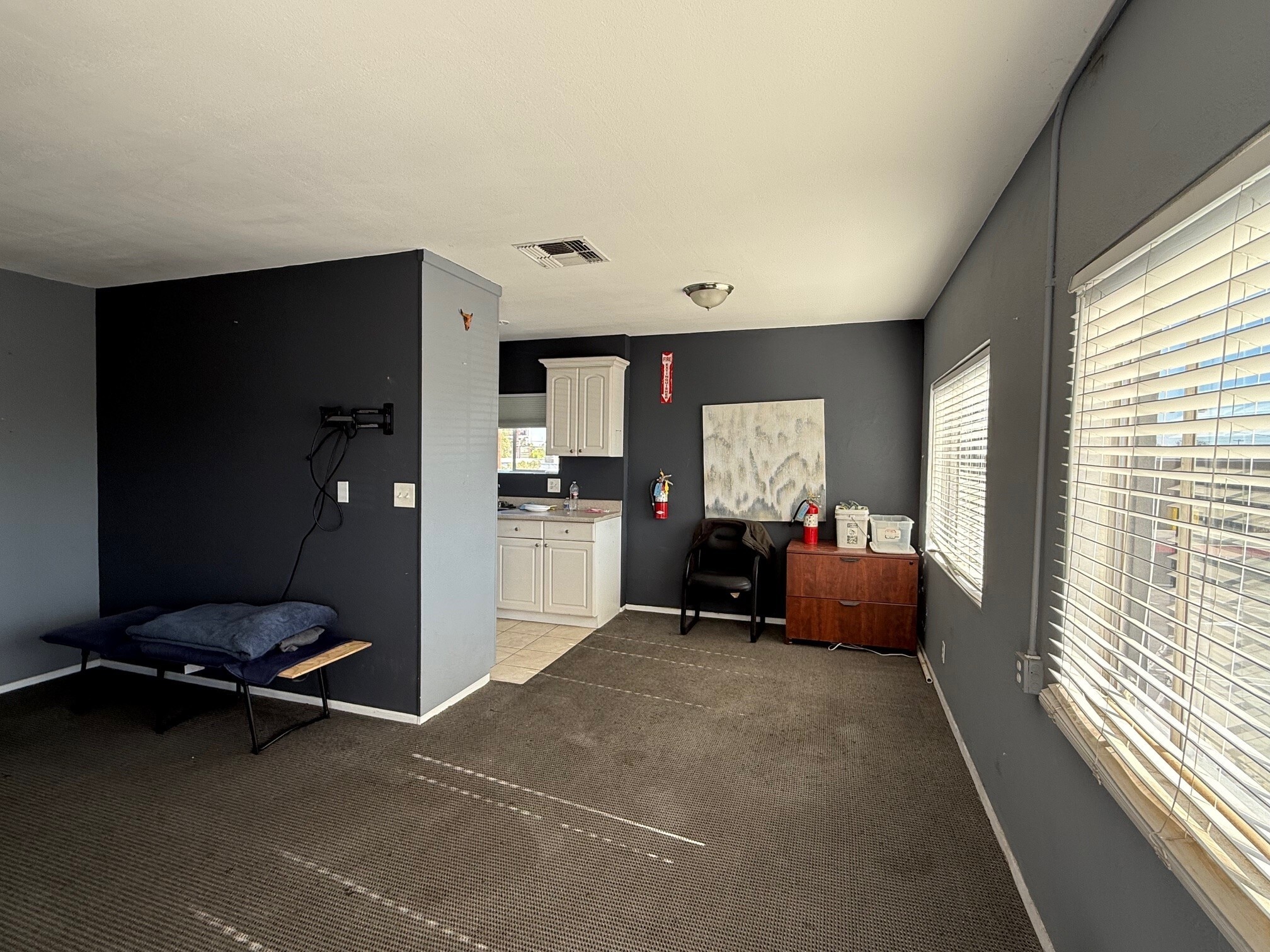 9624-9626 Artesia Blvd, Bellflower, CA for lease Interior Photo- Image 1 of 6