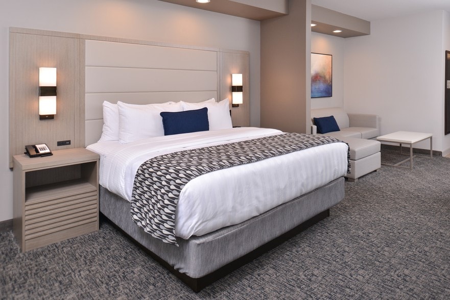 1549 Westborough Dr, Katy, TX for sale - Interior Photo - Image 3 of 41