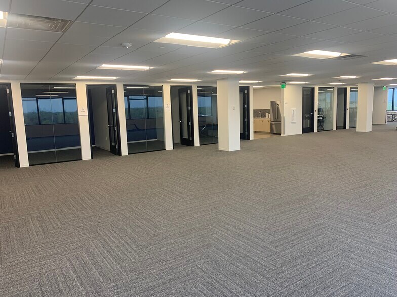 1550 American Blvd E, Bloomington, MN à louer - Photo intérieure - Image 3 de 10