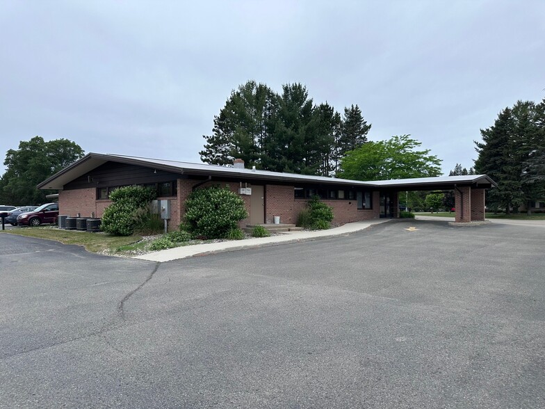 1010 W North Down River Rd, Grayling, MI for sale - Building Photo - Image 1 of 23