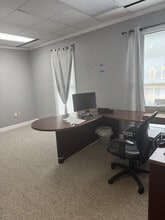 3867 Holcomb Bridge Rd, Peachtree Corners, GA for lease Interior Photo- Image 2 of 8