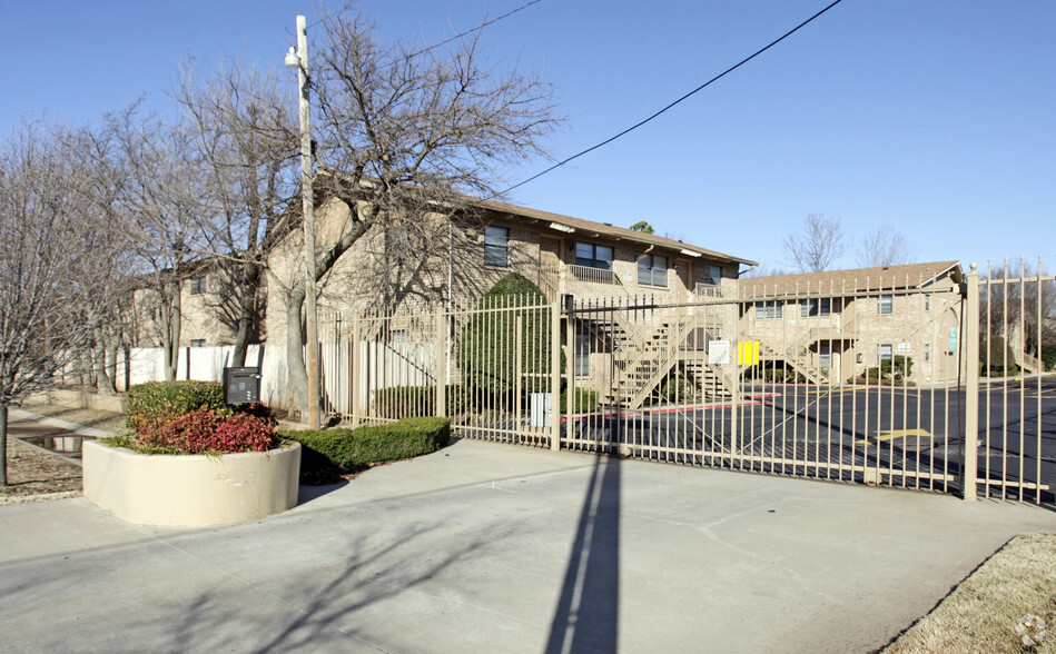 3037 N Rockwell Ave, Bethany, OK for sale - Primary Photo - Image 1 of 1