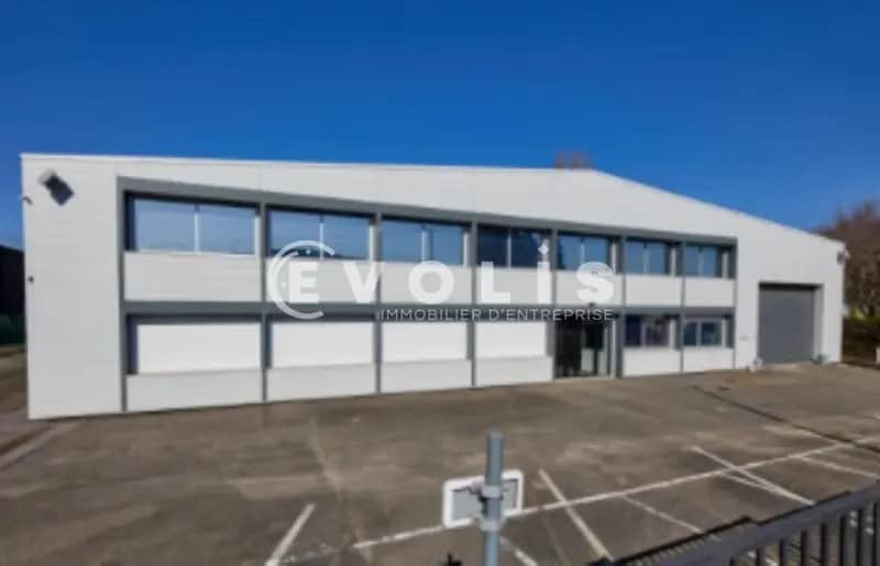 Flex in Morangis for lease Building Photo- Image 1 of 9