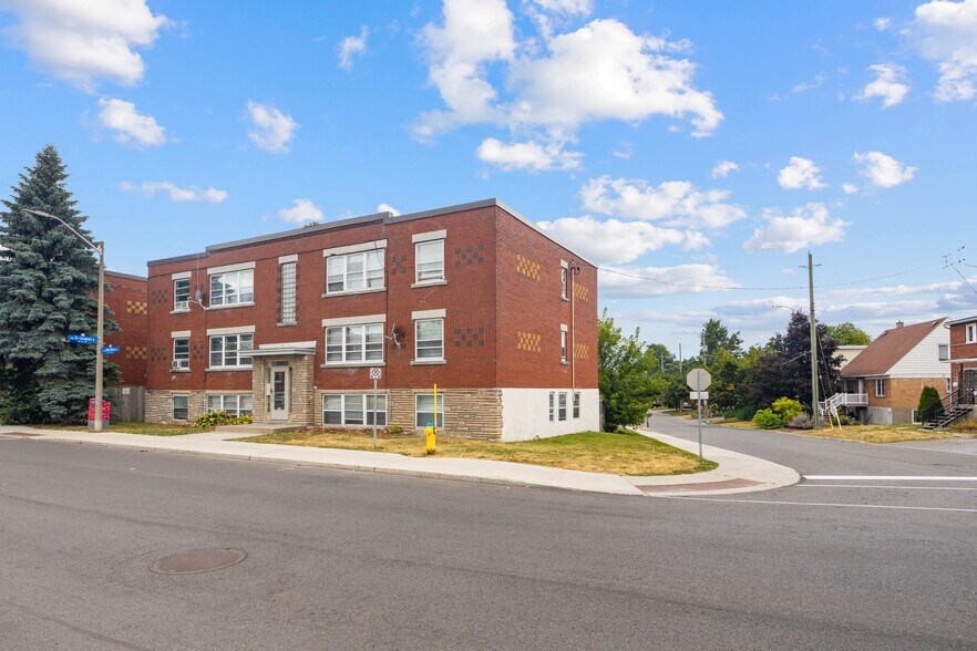 229 Des Pères-Blancs Av, Ottawa, ON à vendre - Photo du bâtiment - Image 2 de 3